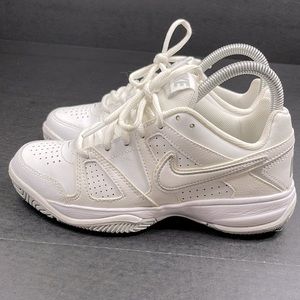NIKE CITY COURT WOMENS SNEAKERS